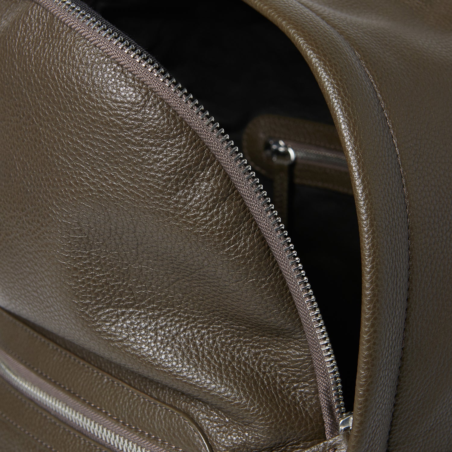 Full-Grain Leather Classic Backpack