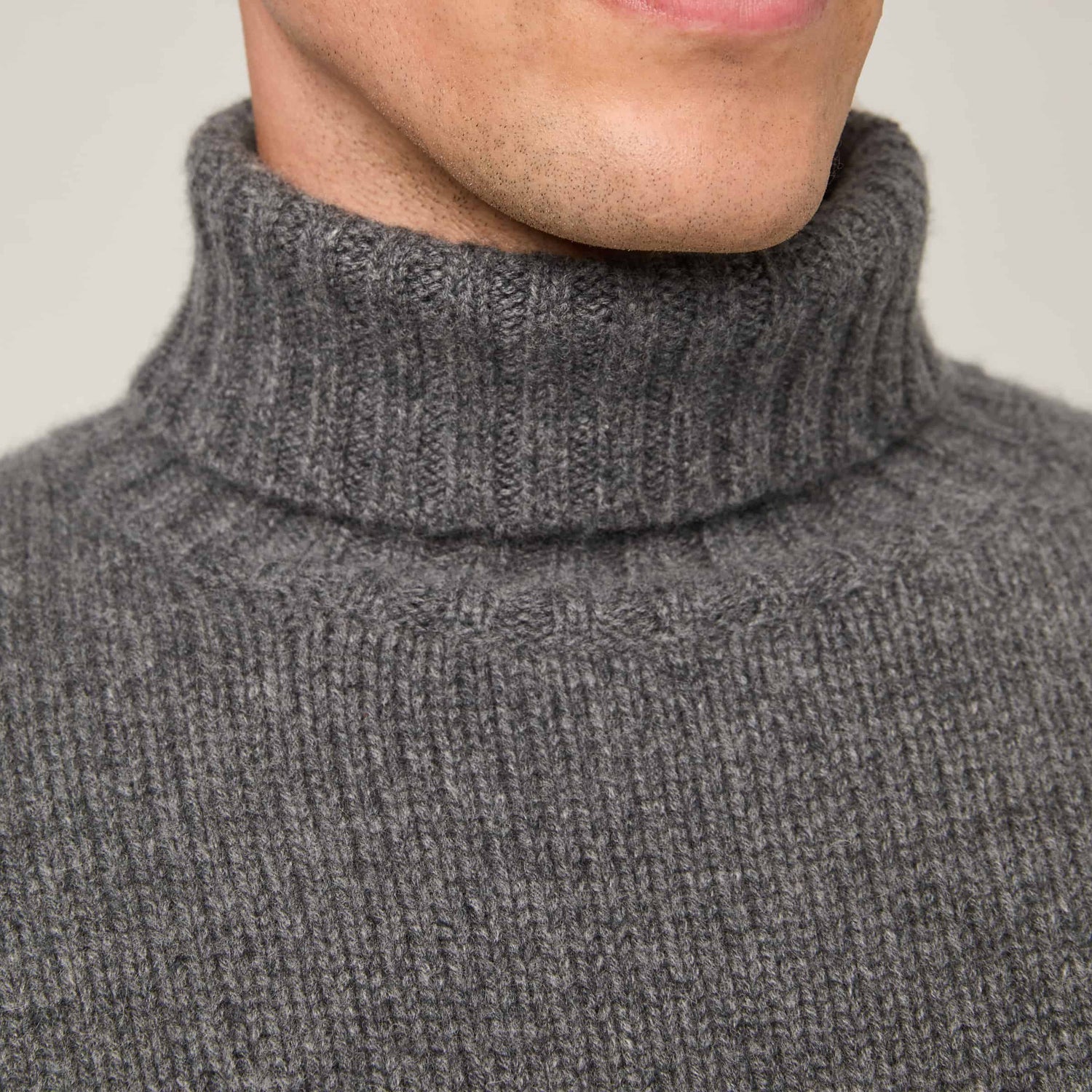 Men's Heavy Wool-Cashmere Roll Neck Sweater