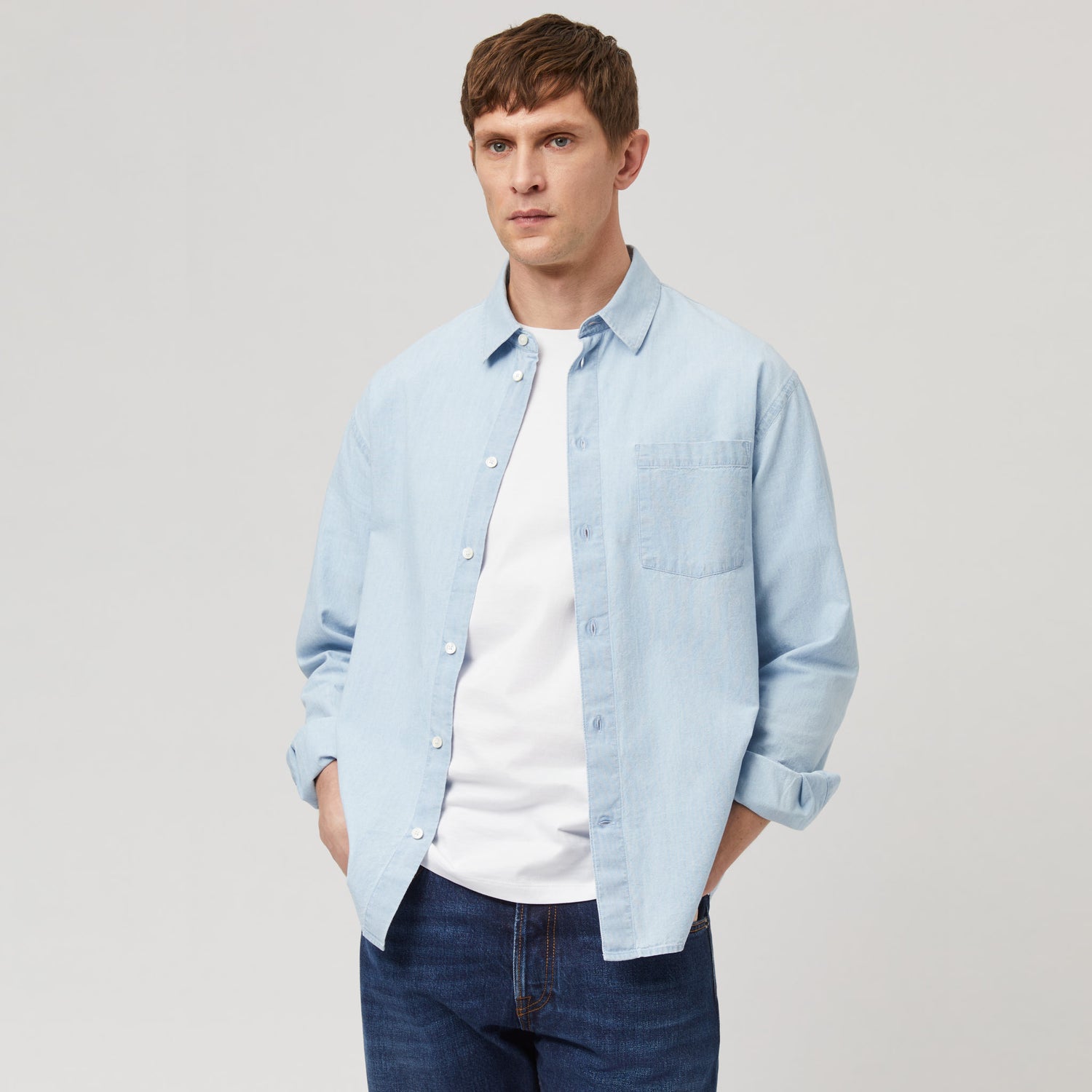 Men's Relaxed Cotton-Chambray Shirt