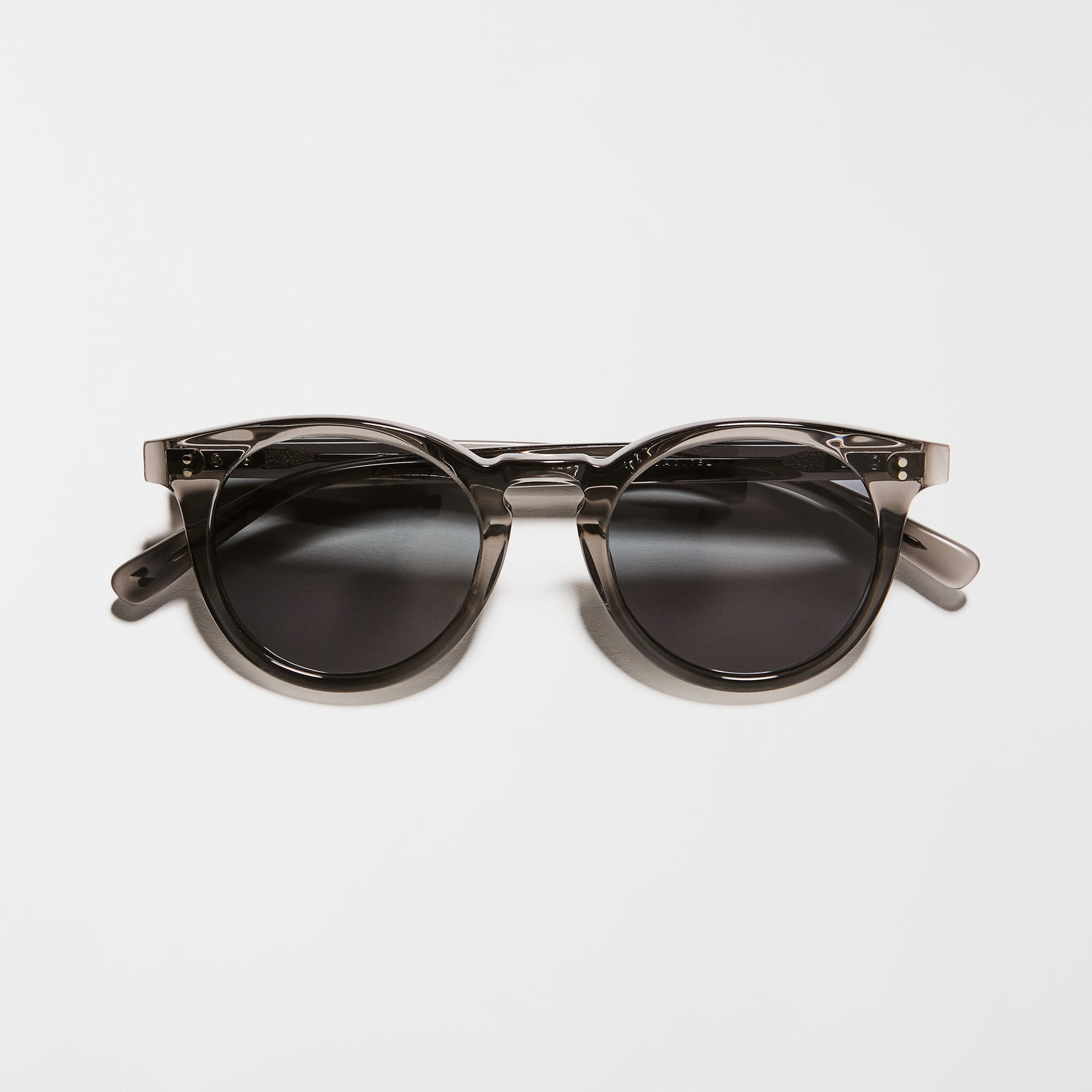 Illetes runda solglasögon i acetat