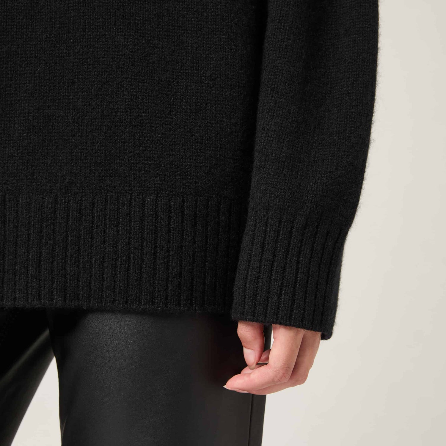 Women's Heavy-Knit Cashmere Roll Neck Sweater