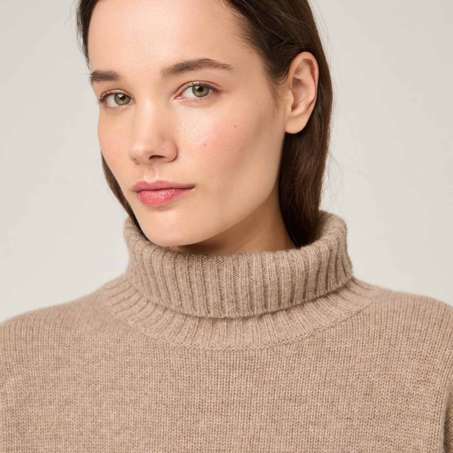 Women's Heavy-Knit Cashmere Roll Neck Sweater