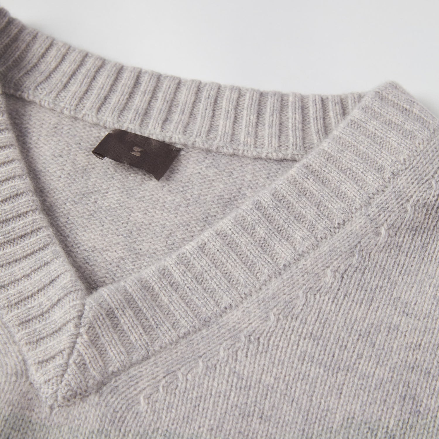 Women's Relaxed Cashmere V-Neck Sweater