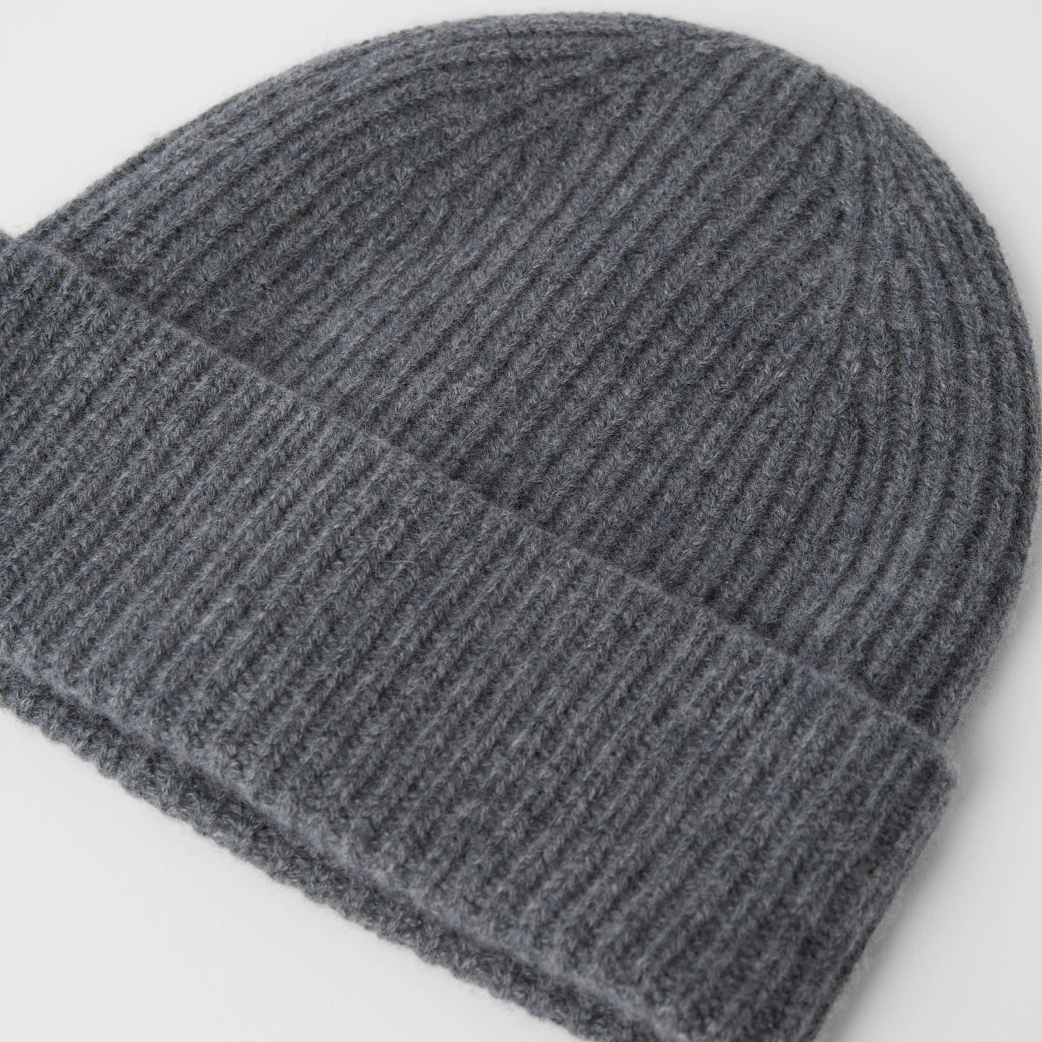 Classic Ribbed Cashmere Beanie