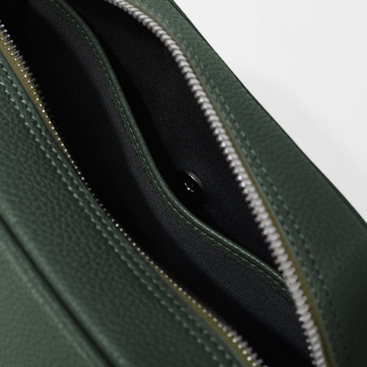 Full-Grain Leather Toiletry Bag