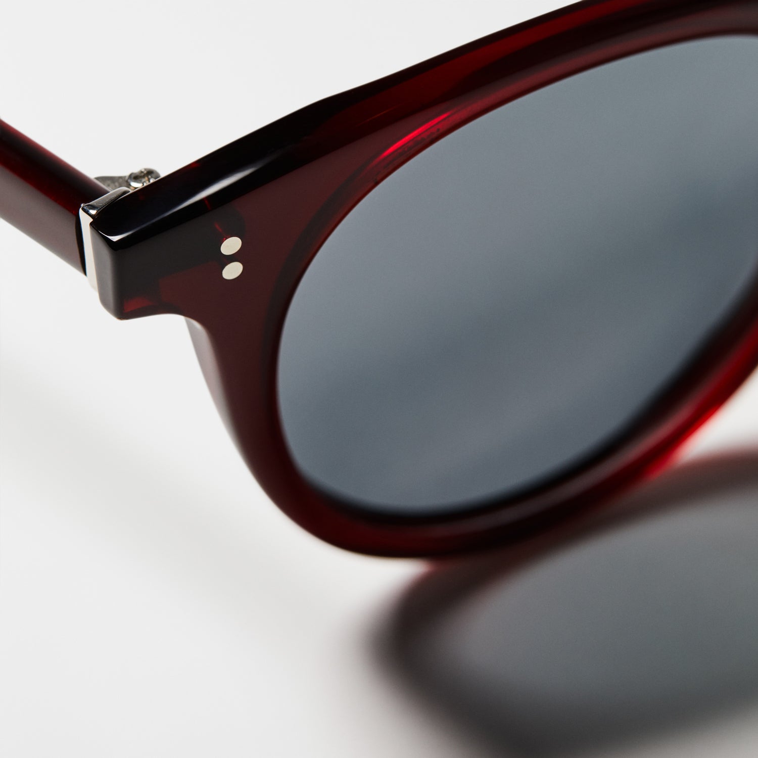 Illetes Round Acetate Sunglasses