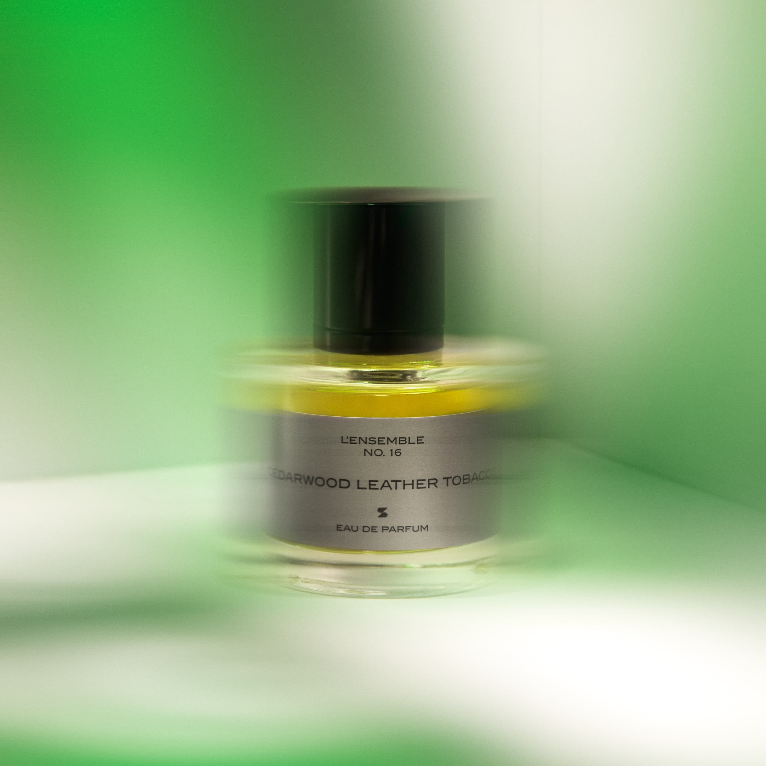 L'ensemble Nº16 | Cedarwood Leather Tobacco | Eau de Parfum