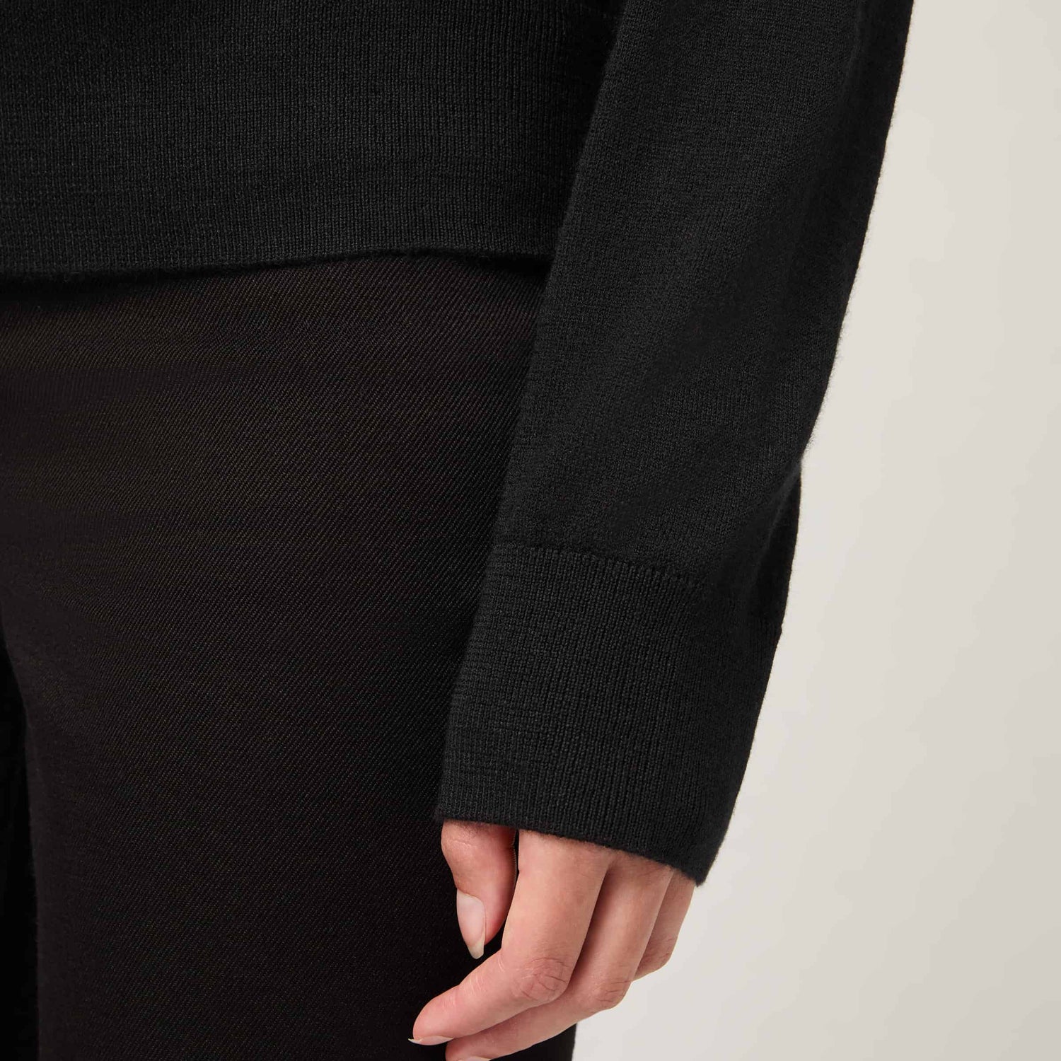 Women's Fine-Knit Cashmere Turtle Neck Sweater