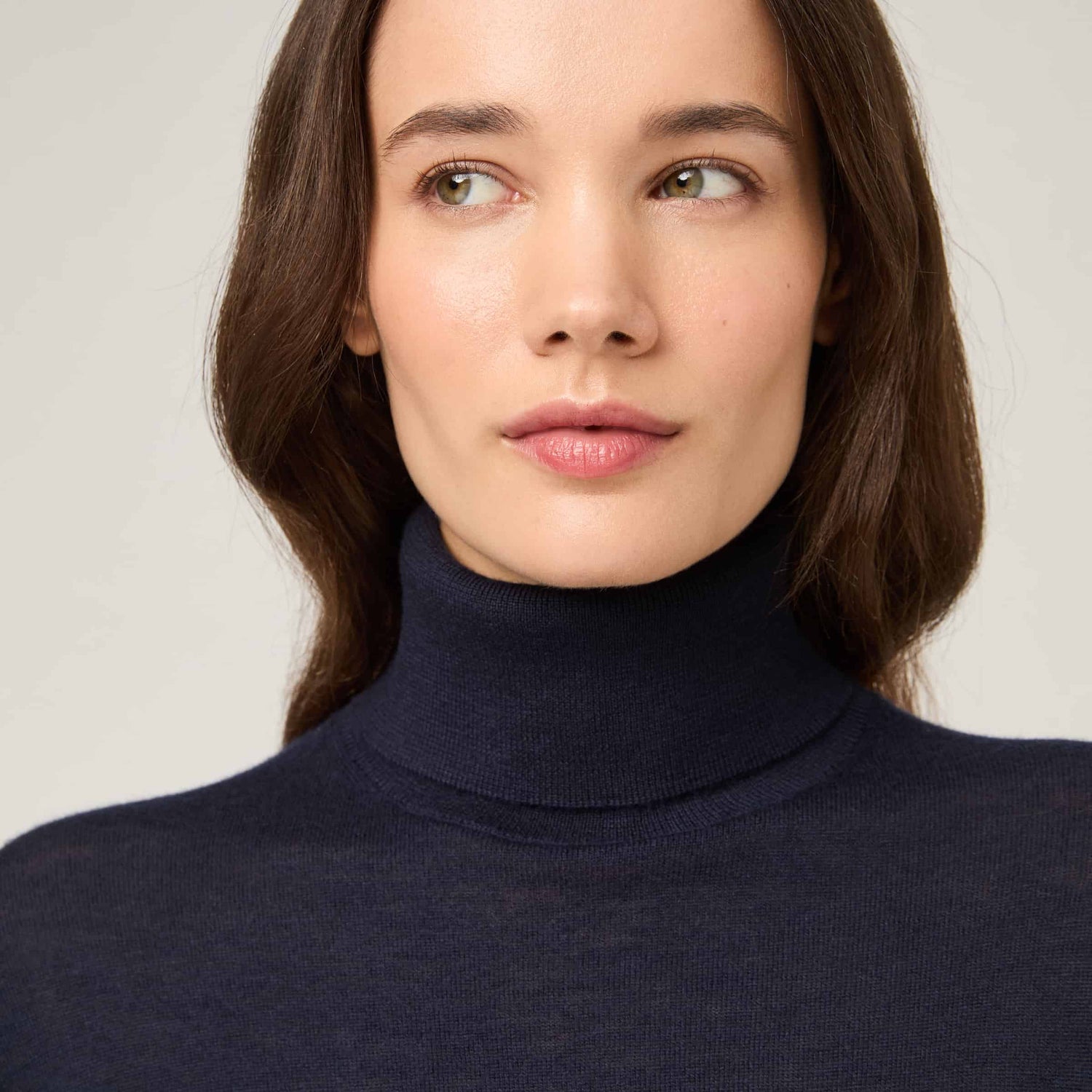 Women's Fine-Knit Cashmere Turtle Neck Sweater