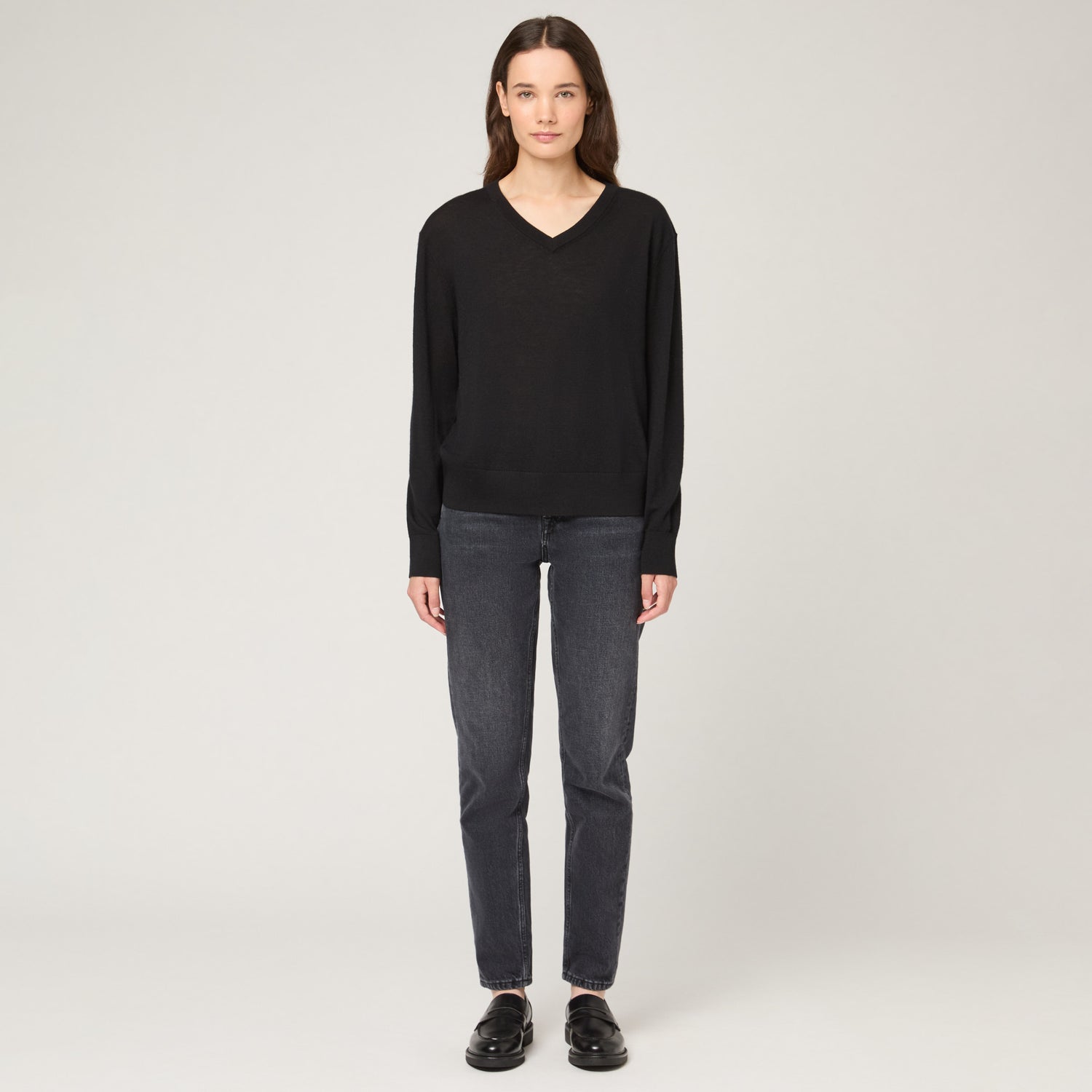 Women's Fine-Knit Cashmere V-Neck Sweater