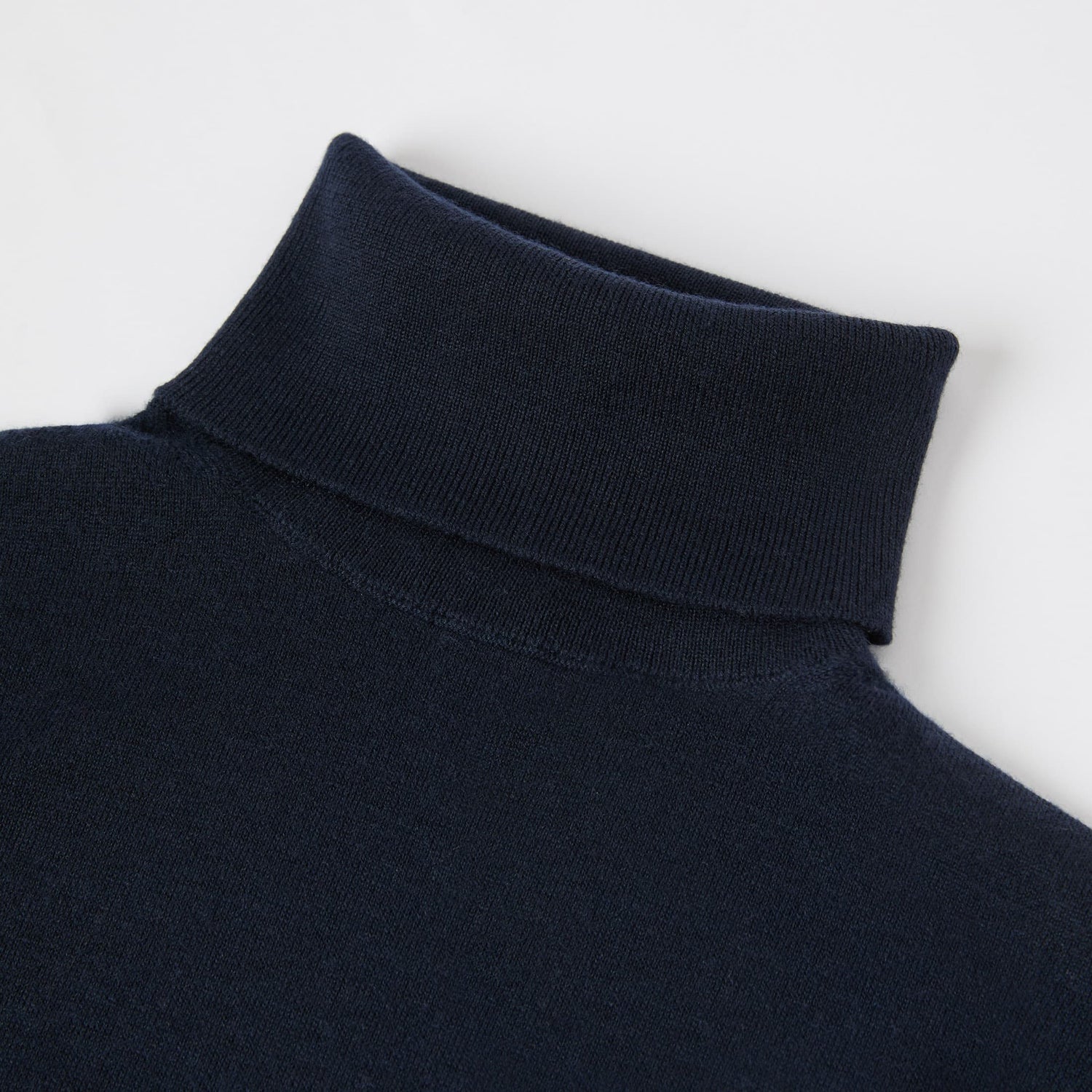 Women's Fine-Knit Cashmere Turtle Neck Sweater