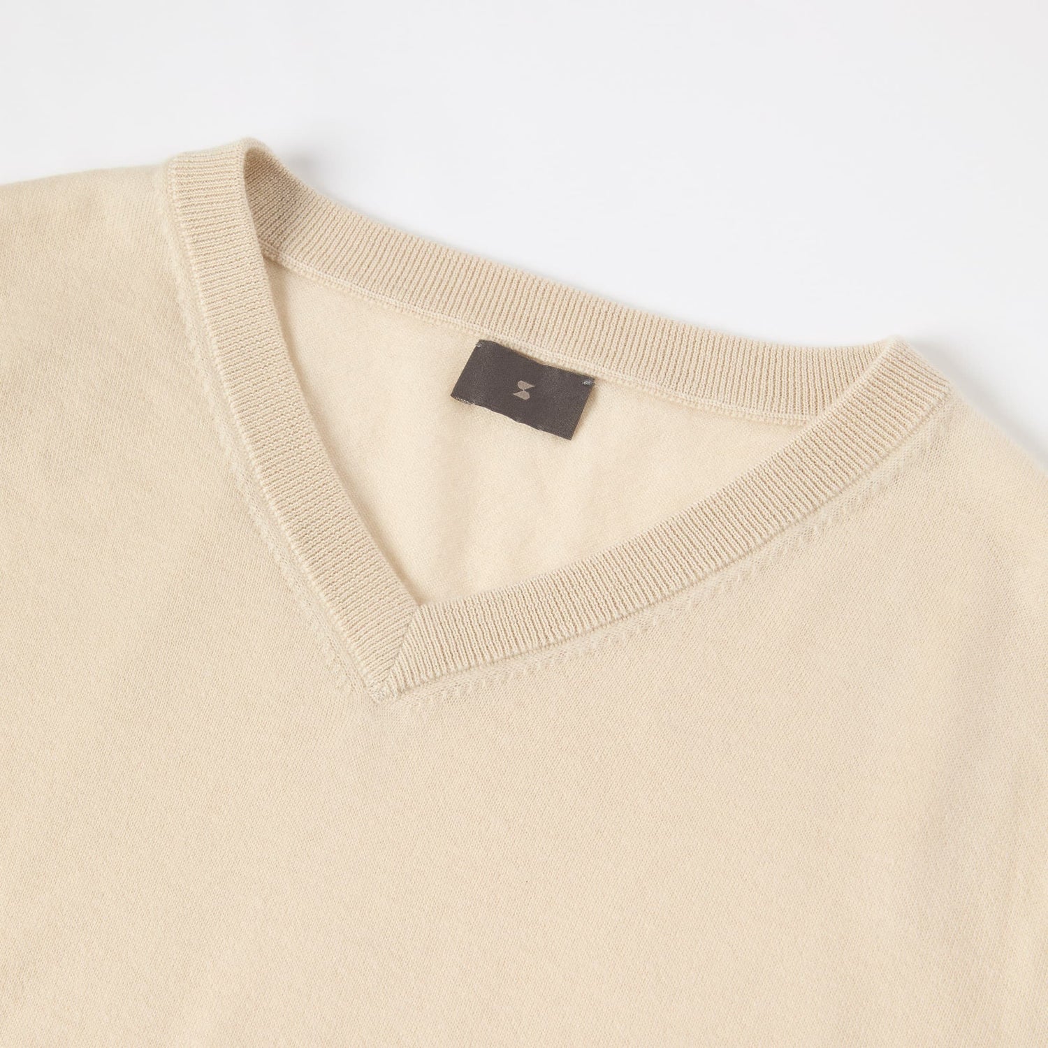 Women's Fine-Knit Cashmere V-Neck Sweater