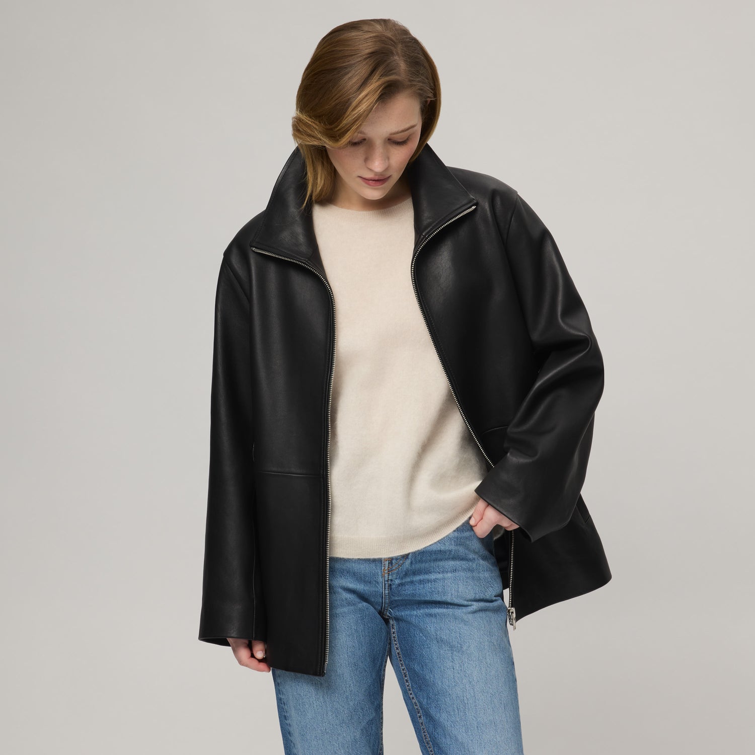 Damjacka i läder med funnel neck
