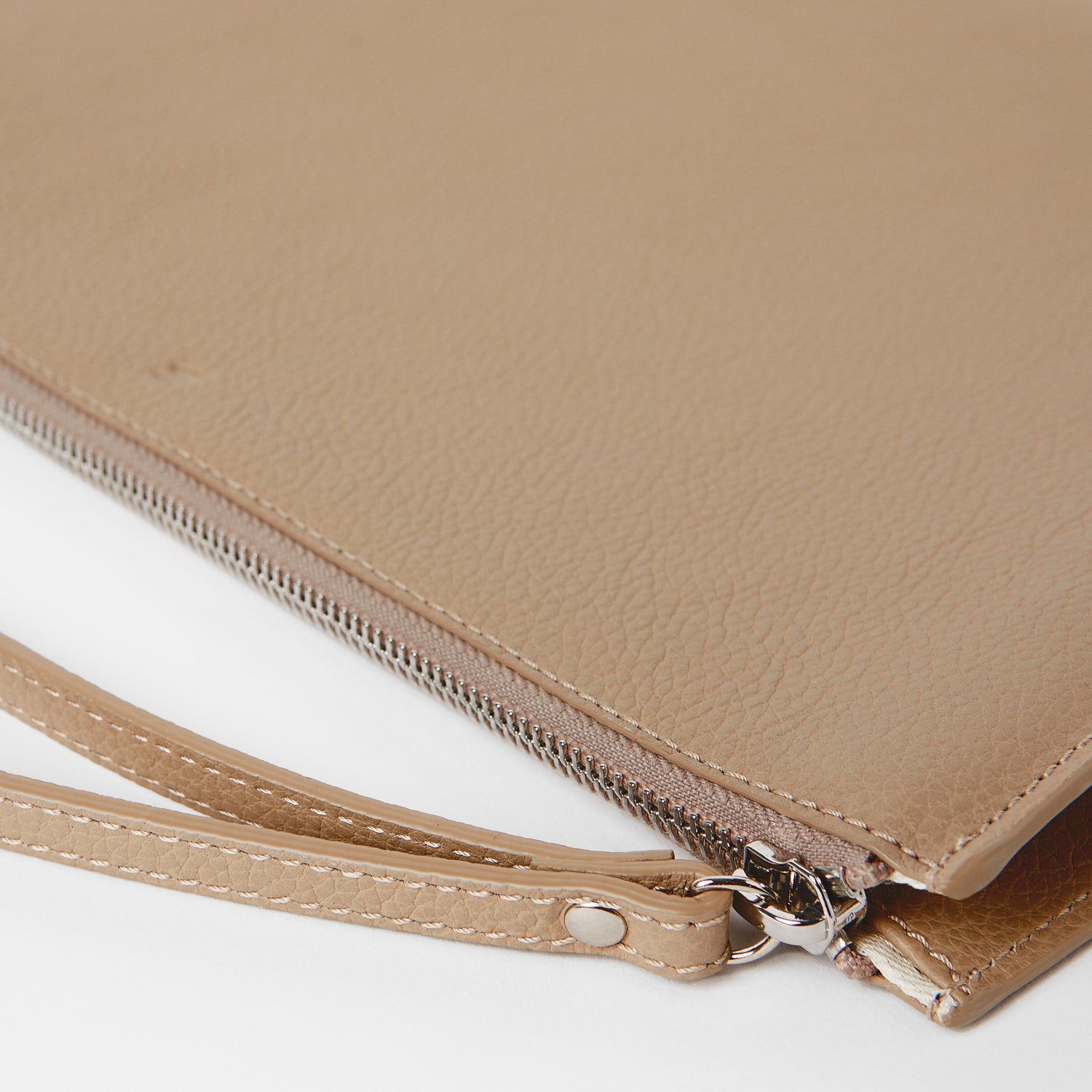 Full-Grain Leather Zip Tablet Holder