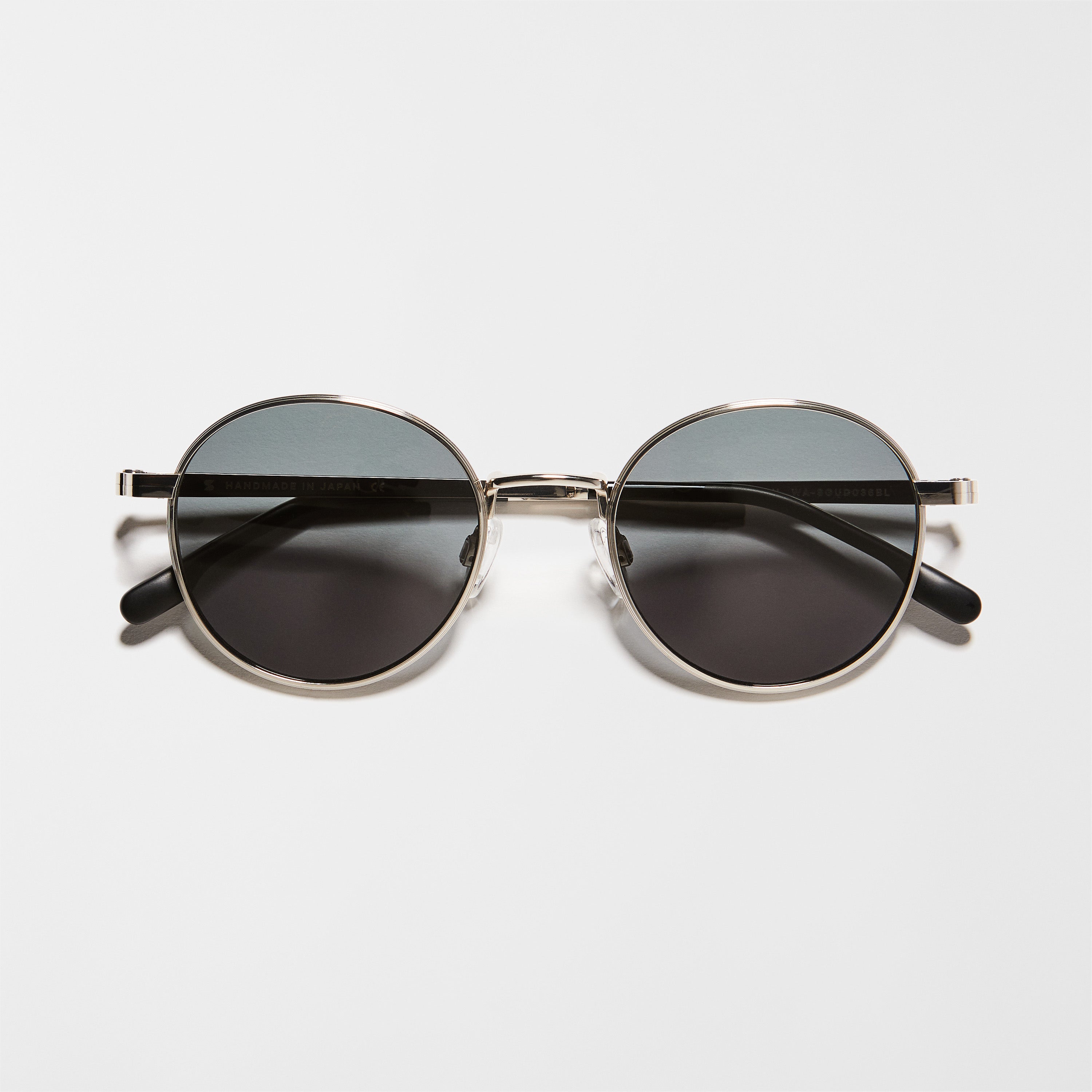 Sunglasses With Round Frames - Titanium - Singular Society