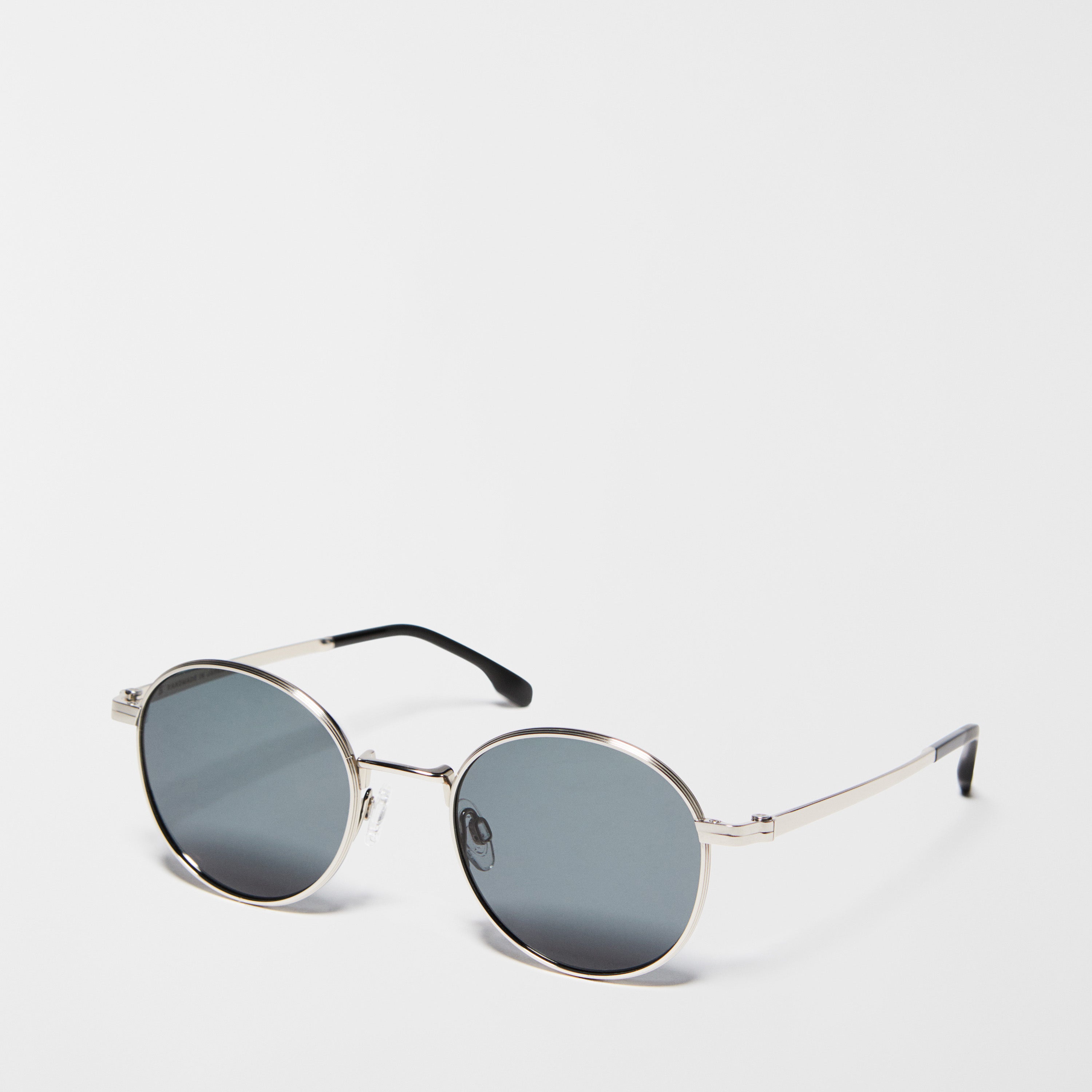 Sunglasses With Round Frames - Titanium - Singular Society